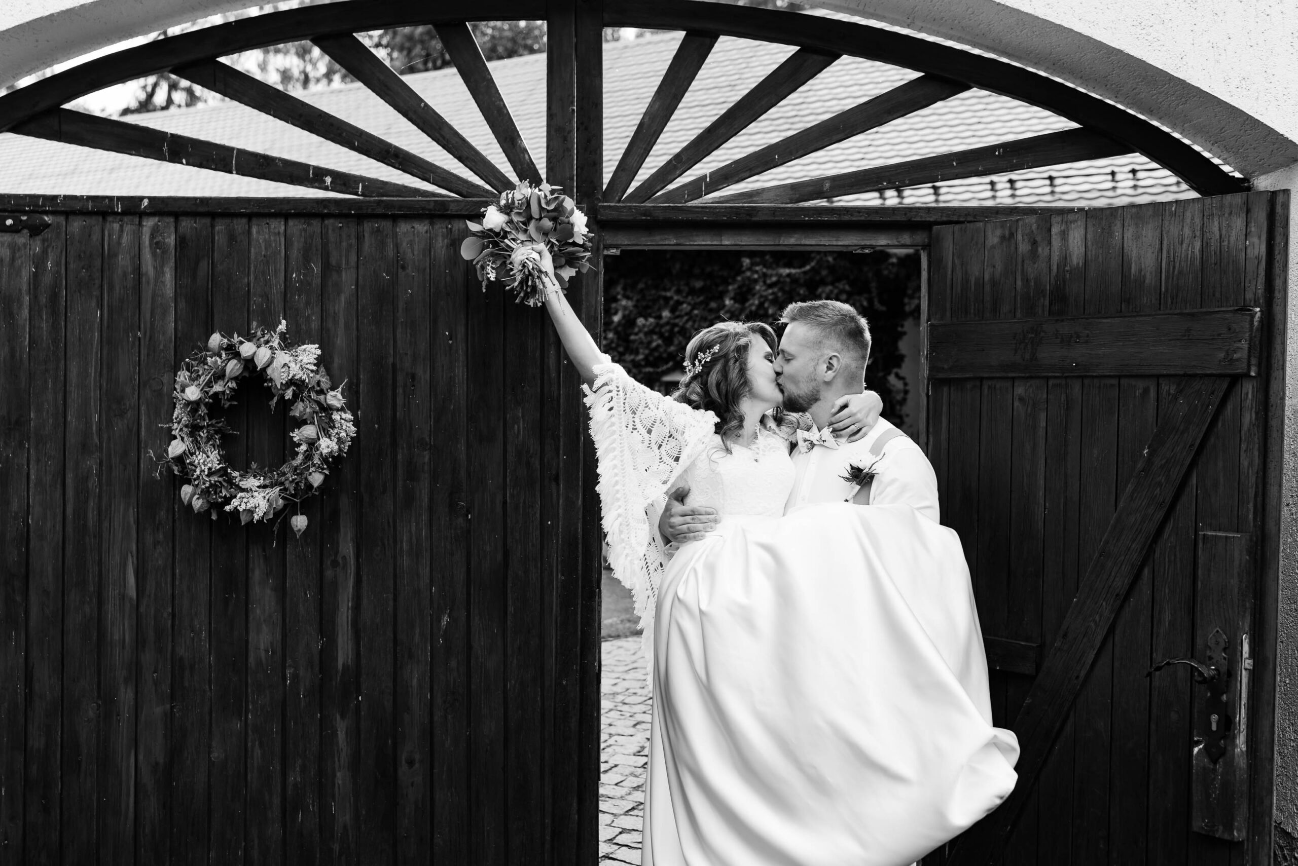 Svatební focení na samotě u lesa | svatební fotograf | Patrik Schöber